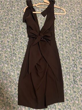 Sleeveless Black Midi Dress with Front Knot